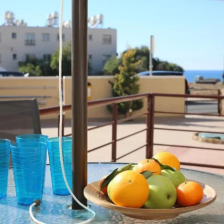 Sirena Lighthouse 1, A Wonderful Sea View With Netflix * פאפוס
