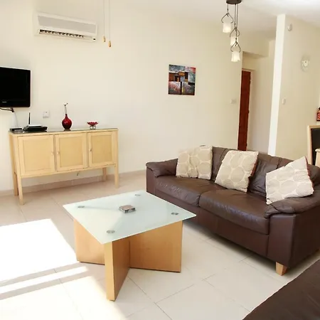 Apartment Sirena Lighthouse 1, A Wonderful Sea View With Netflix Paphos